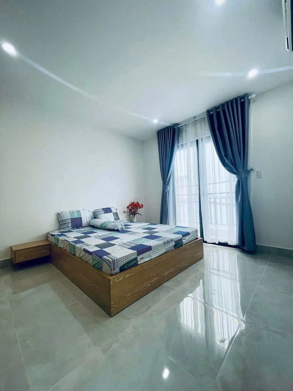 Vị trí đẹp + ngang đẹp 6,4m, Hẻm xe hơi 1/ Ngô Đức Kế, QBT - DT: 6,4 x 12m - KC: 2 tầng, chỉ 7 tỷ 4