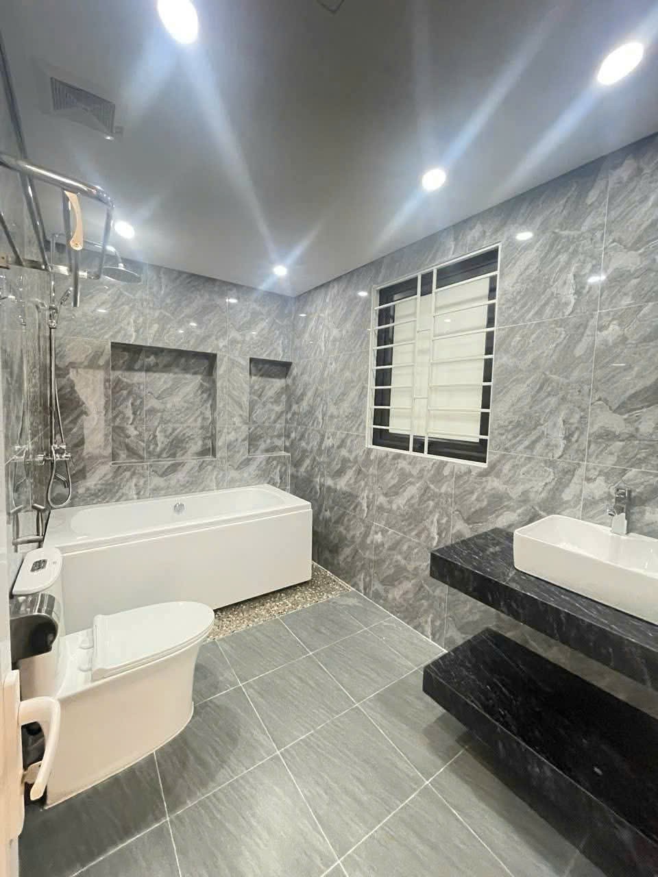 Bán nhà riêng Tân Lập, Đan Phượng. Đất vuông thửa 30m2, mặt đường kinh doanh, Ô tô vào nhà 5