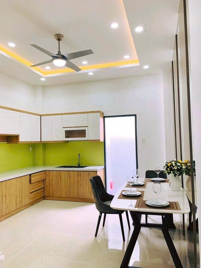 Thạnh Lộc 44, Quận 12  Kết cấu: 60m2 ( 4 x 15 m )Giá chỉ: 4.75 tỷ 5