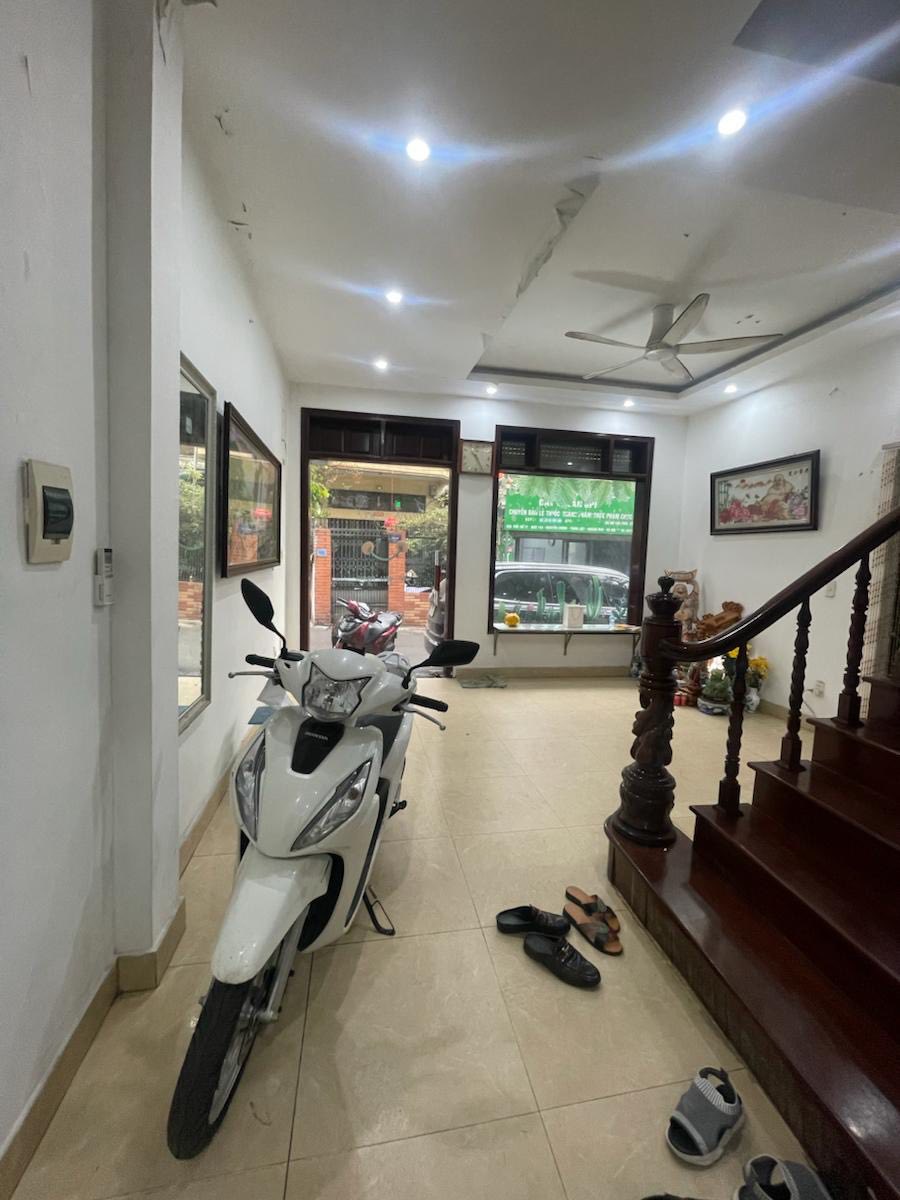 BÁN NHÀ NGUYỄN CHÍNH – LÔ GÓC - 45M2 - 14.2 TỶ – Ô TÔ TRÁNH – KINH DOANH 3