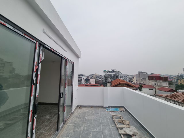 NHÀ MỚI PHÂN LÔ TÔ TÔ VÀO NHÀ 7 TẦNG THANG MÁY Hoàng Cầu 45m2,mặt tiền 5m,15 tỷ Đống Đa.