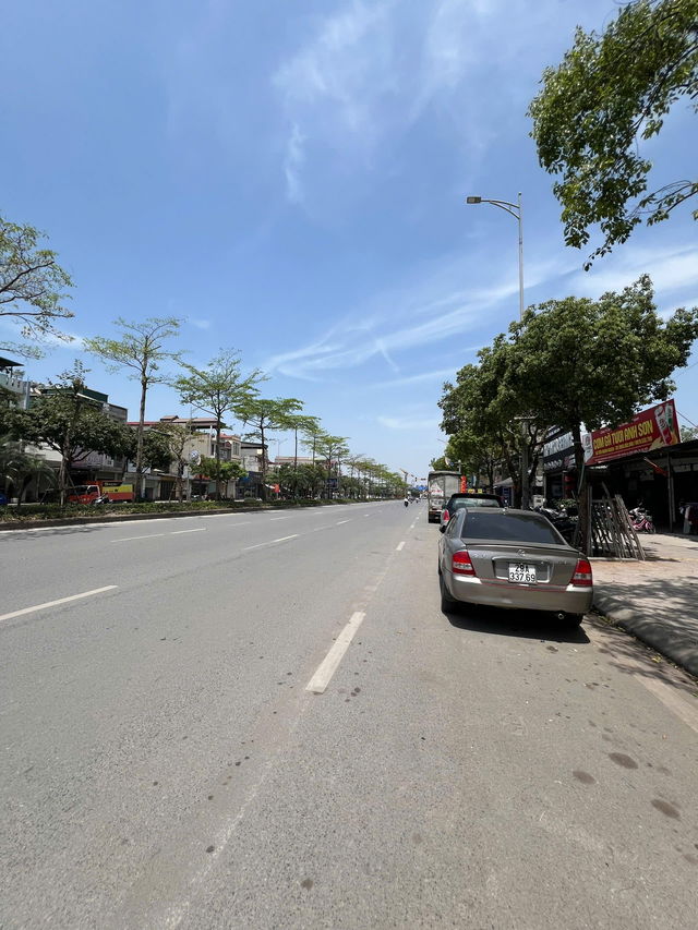 BÁN ĐẤT TẶNG NHÀ MẶT PHỐ KINH DOANH  Ngô Gia Tự-Long Biên 54m2, mặt tiền 4.2m, 15.5 tỷ.