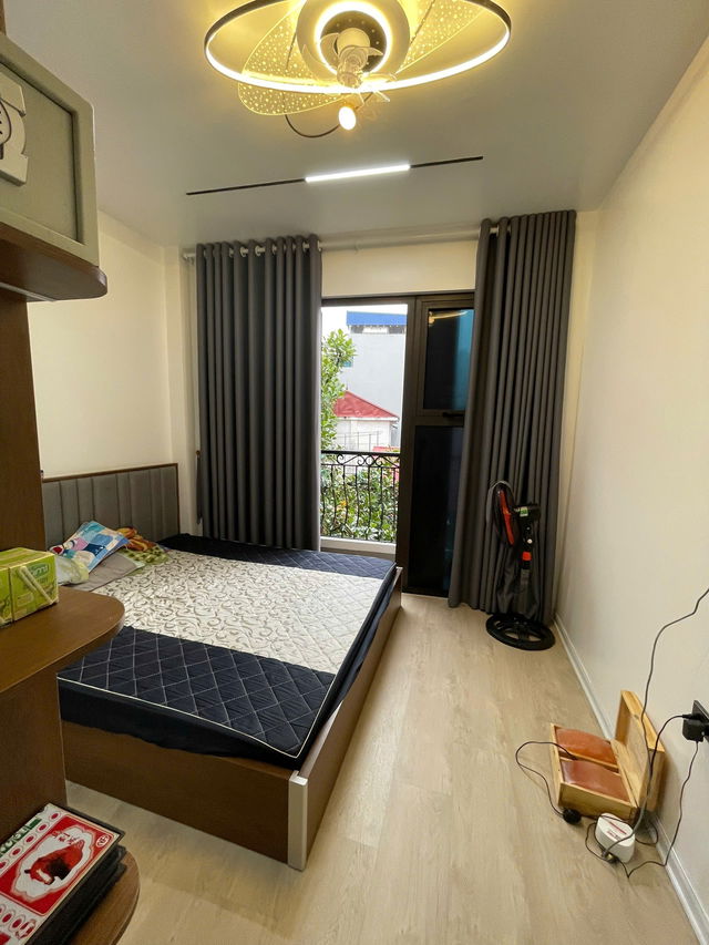 NHÀ MỚI ĐẸP NGÕ RỘNG FULL NỘI THẤT  Nguyễn Văn Cừ 43m2,5 tầng mặt tiền 3.5m, 8 tỷ Long Biên. 4