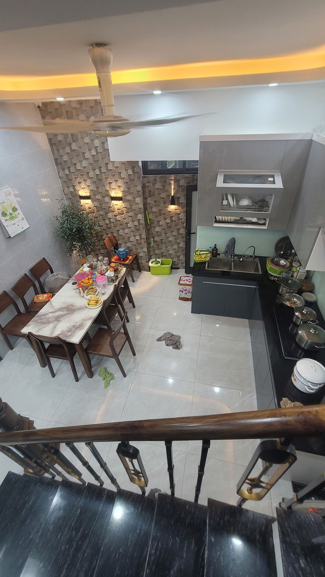 NHÀ ĐẸP- DÂN XÂY KIÊN CỐ NGÕ THÔNG  Thượng Thanh 68m2,X  4 tầng,mặt tiền 5m, 10.5 tỷ Long Biên. 4