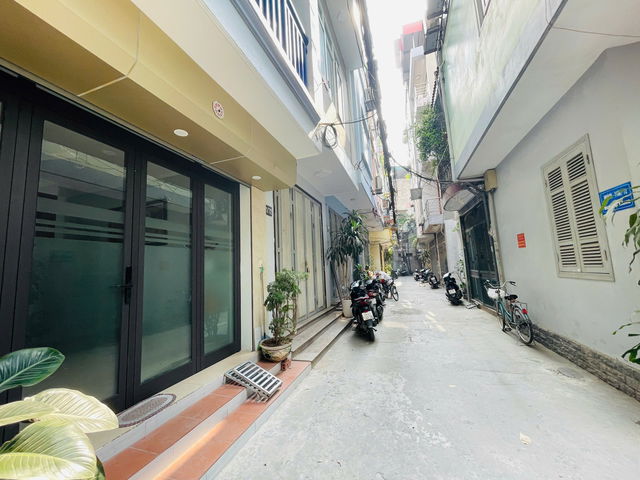 PHÂN LÔ Ô TÔ ĐỖ - HAI THOÁNG Đường Láng 37/42 m2,X 5 tầng,mặt tiền 3.6m, 12.2 tỷ Đống Đa. 2