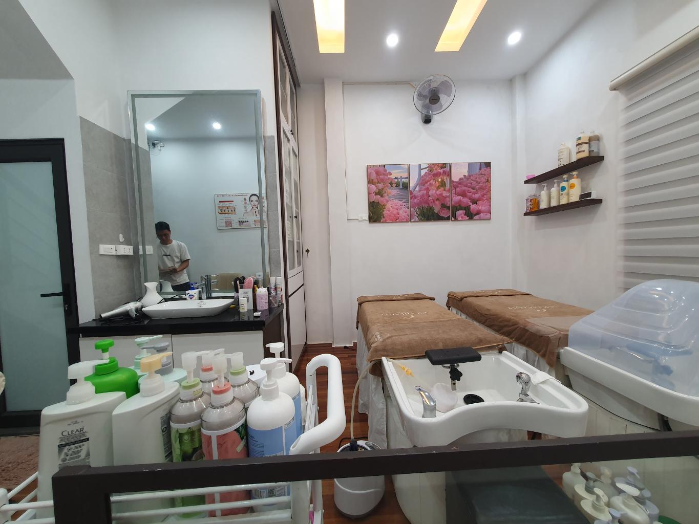 Cần bán Nhà mặt tiền đường Giải Phóng, Phường Phương Liệt, Diện tích 55m², Giá 15.4 Tỷ 2