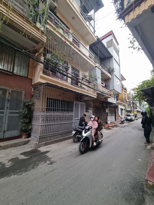HOÀNG CẦU, PHÂN LÔ - NGÕ OTO, 7 TẦNG THANG MÁY Hoàng Cầu 40/45 m2,X 7 tầng,mặt tiền 5m,15.3 tỷ