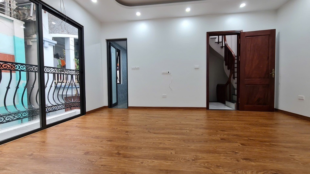 Bán nhà Yên Hoà, Cầu Giấy, 35m2, 5 tầng thang máy, Mt 6.7m, chỉ 9.6 tỷ 2