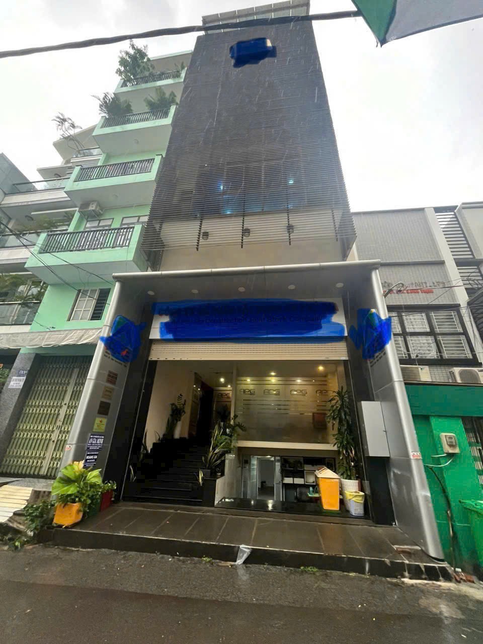 Hạ giá 3 tỷ! Đường đẹp 2 xe hơi quay đầu đường 304, P25, QBT - 102.7m2- Hầm + 6 tầng - chỉ 32 tỷ 2