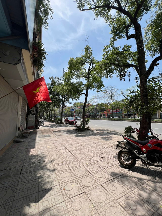 BÁN ĐẤT TẶNG NHÀ MẶT PHỐ KINH DOANH  Ngô Gia Tự-Long Biên 54m2, mặt tiền 4.2m, 15.5 tỷ. 2