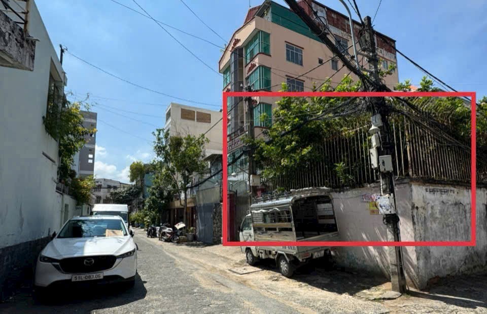 Biệt thự cổ - Mặt tiền ngang đẹp 10m, Hoàng Hoa Thám, P7, BT - 1 tầng - 10m x 30m - chỉ 3x tỷ