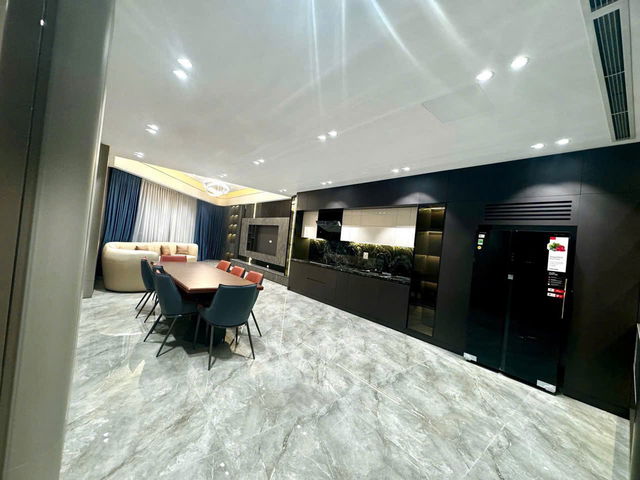 BÁN NHÀ MẶT PHỐ KINH DOANH - VĂN PHÒNG Hồng Tiến -Long Biên 75M2,8 Tầng mặt tiền 8m, 38,6 tỷ. 4