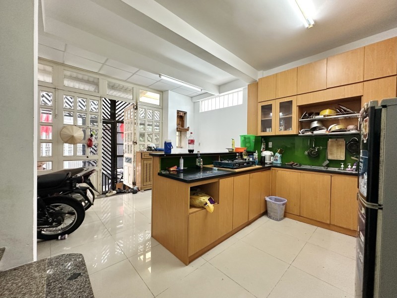 Bán Nhà Khu Phan Xích Long 40m2, 5 Tầng Nhỉnh 6 Tỉ 2