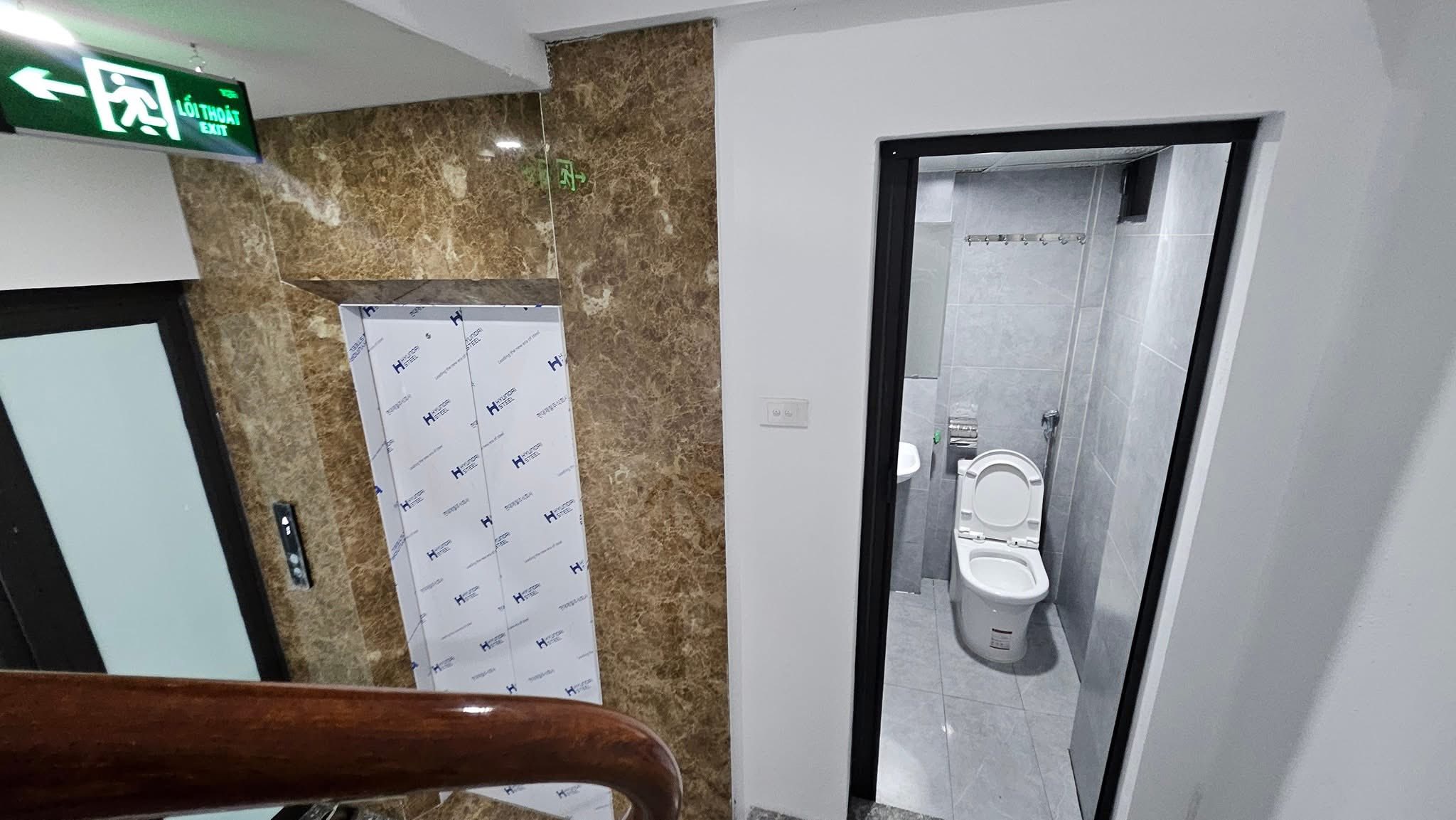 Cho thuê nhà nguyên căn 4 tầng full đồ ngõ Văn Hương, Đống Đa 36m x 4T giá 12 triệu 4