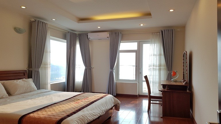 Cho thuê căn hộ dịch vụ tại Yên Hoa, Tây Hồ, 50m2, 1PN, ban công, view hồ, đầy đủ nội thất