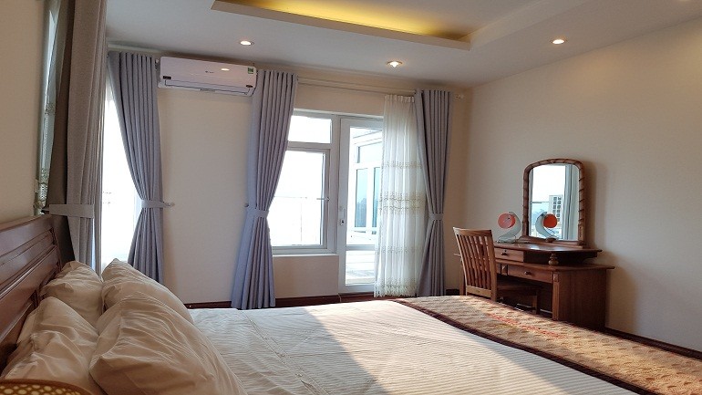 Cho thuê căn hộ dịch vụ tại Yên Hoa, Tây Hồ, 50m2, 1PN, ban công, view hồ, đầy đủ nội thất 3