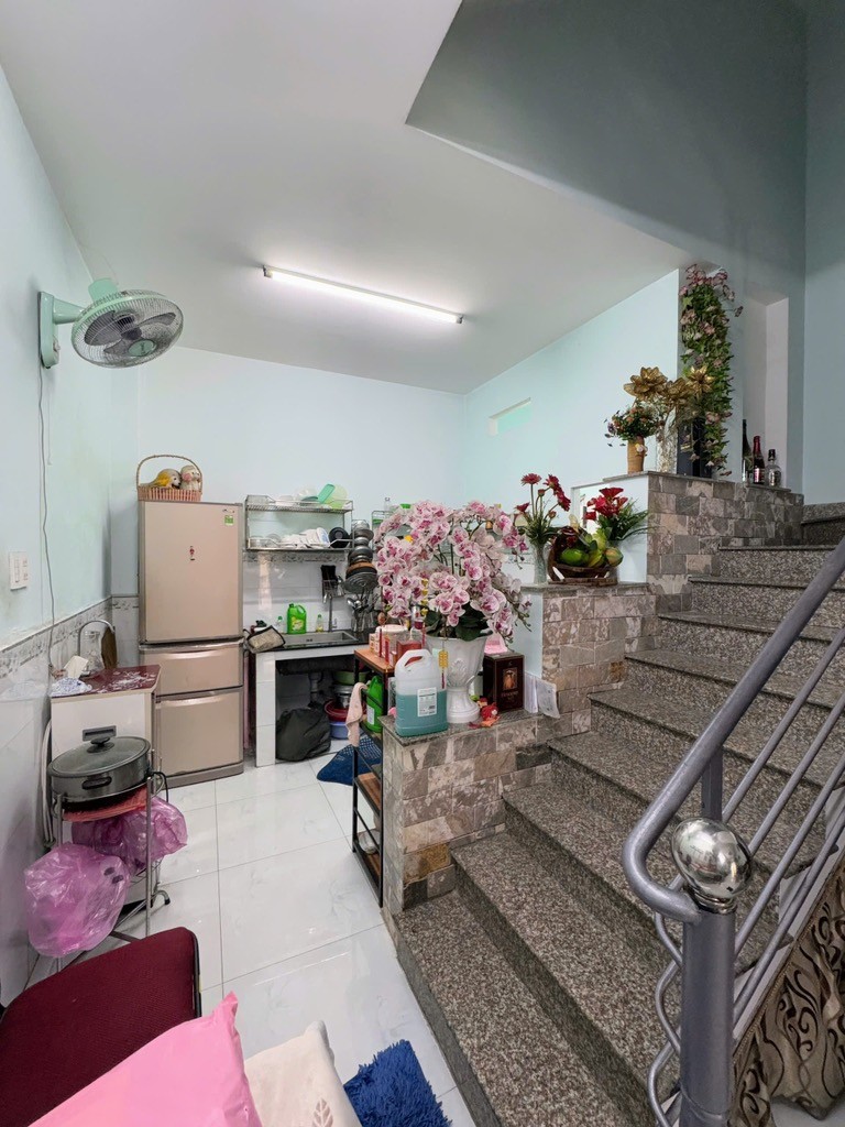 MẶT TIỀN VỪA Ở VỪA KINH DOANH, NGAY GÒ XOÀI, NHÀ 3 TẦNG, 50M2, SỔ ĐẸP PHÁP LÝ CHUẨN GIÁ NHỈNH 3 TỶ 2