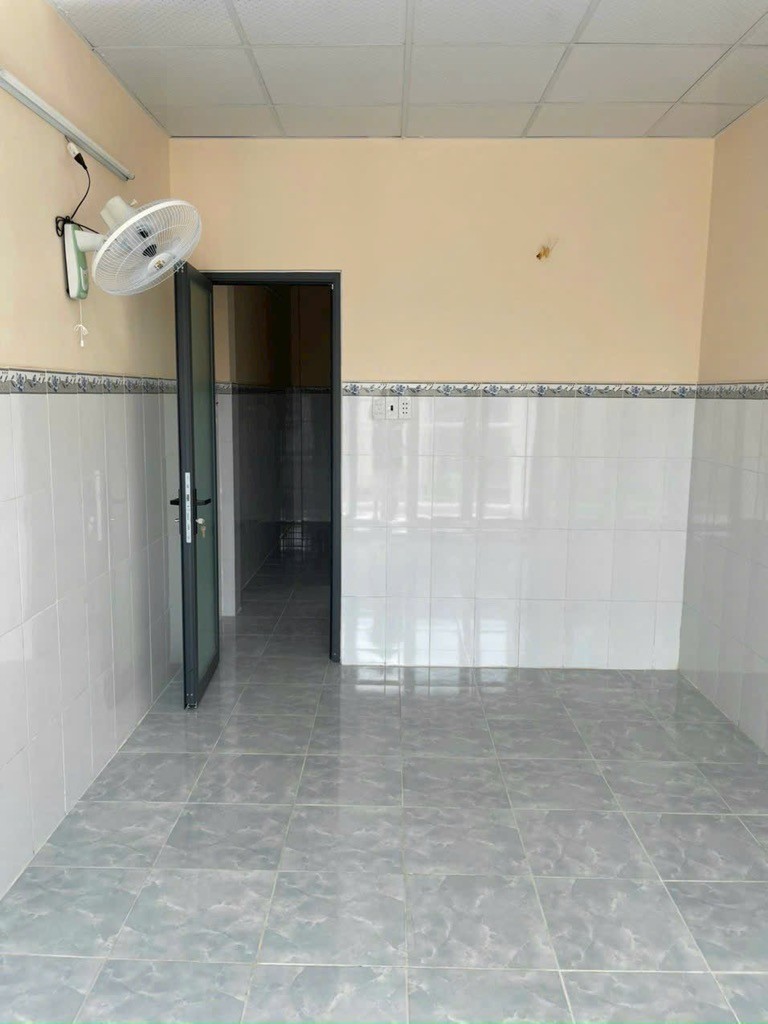 HẺM XE TẢI THÔNG - KỀ BÊN TÂN HOÀ ĐÔNG - BÌNH TRỊ ĐÔNG - NGAY NGÃ TƯ 4 XÃ - 2 TẦNG - 33M2 - 2 3
