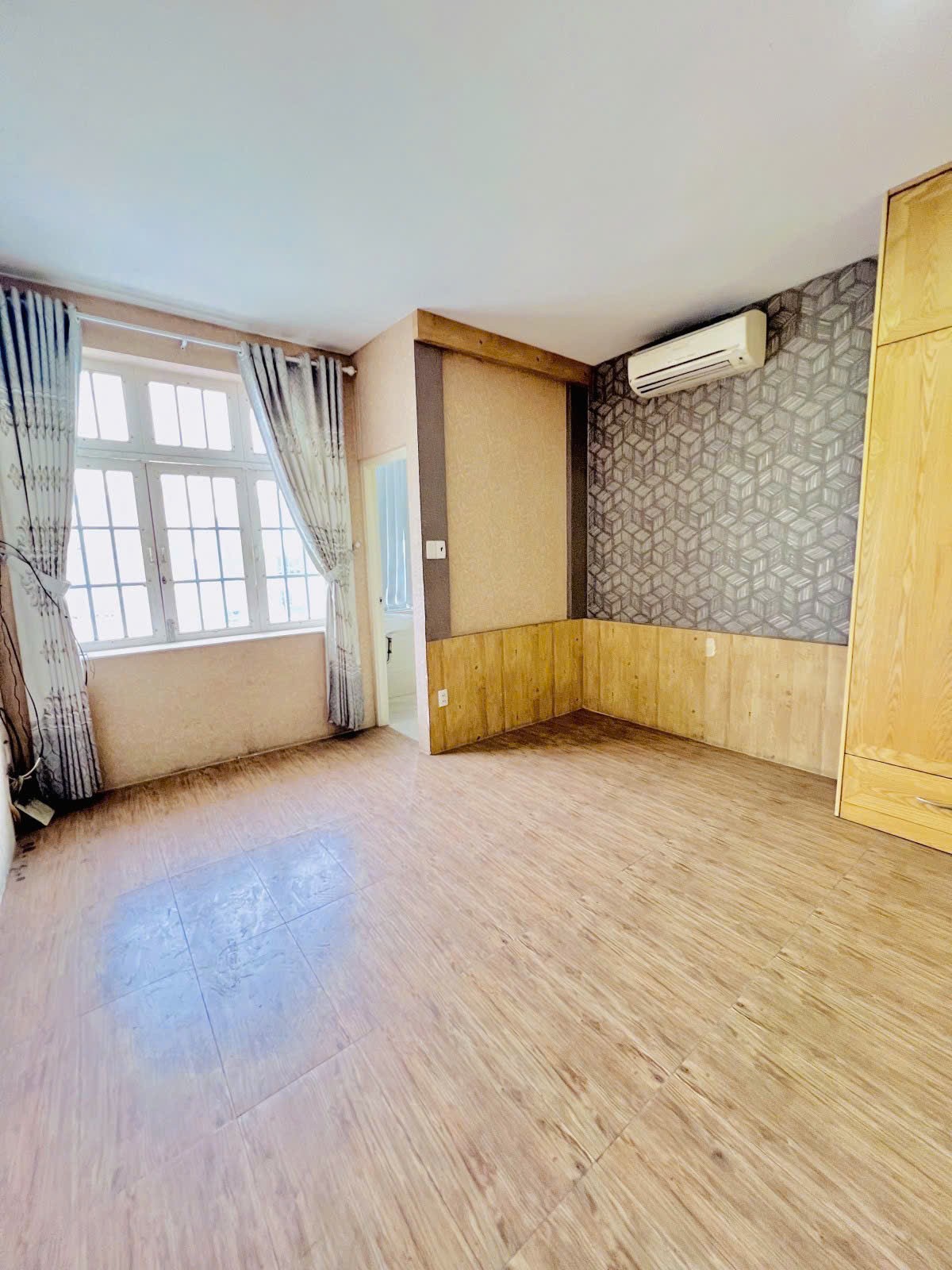 GẤP BÁN chỉ 6.55 tỷ TL! 70M², 4 Tầng/3PN, Ô TÔ ĐỖ CỬA, P8  Gò Vấp! 4