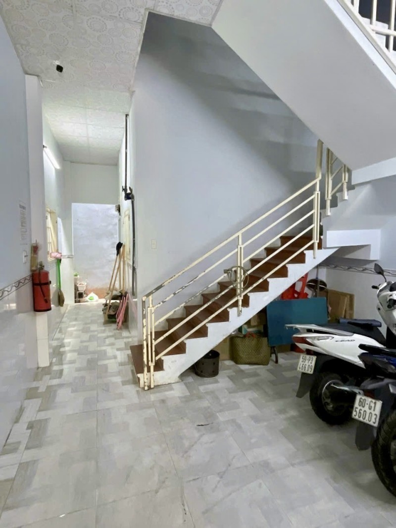 Bán nhà 77m2 Mặt Tiền Đường Lý Thánh Tông, Q. Tân Phú 2
