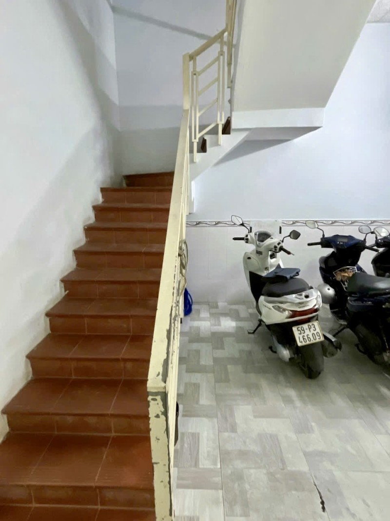 Bán nhà 77m2 Mặt Tiền Đường Lý Thánh Tông, Q. Tân Phú 3