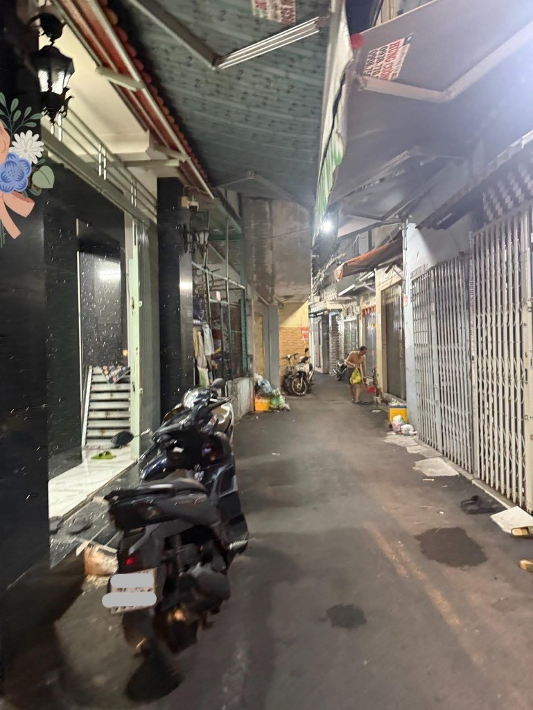 Hơn 1 tỷ có nhà mới 3 tầng Trần Văn Quang, sổ hồng vuông 3