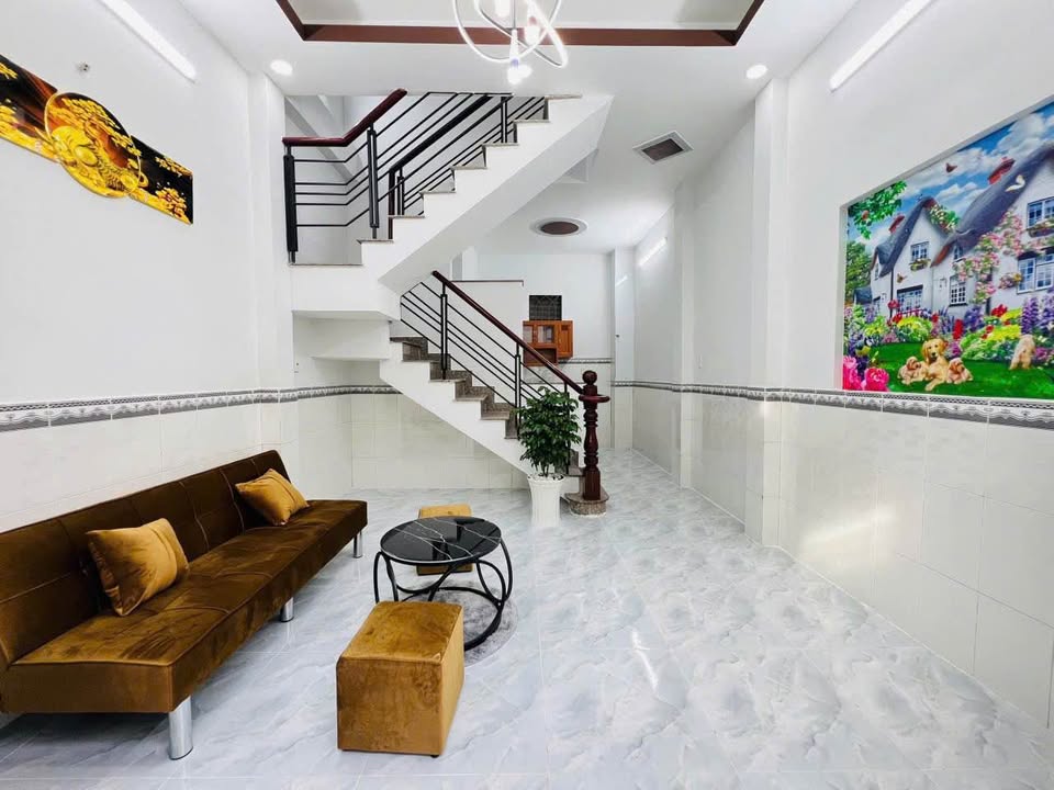 BÁN NHÀ GẦN 80M2 2 TẦNG NGAY QUỐC LỘ 1K CHỈ 4 TỶ 320 2