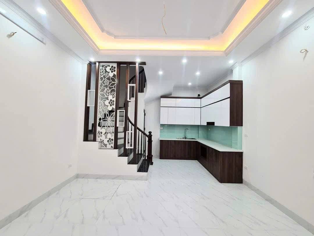 NHỈNH 4 TỶ SỞ HỮU NHÀ LĨNH NAM, 40M, VÀO Ở NGAY 2