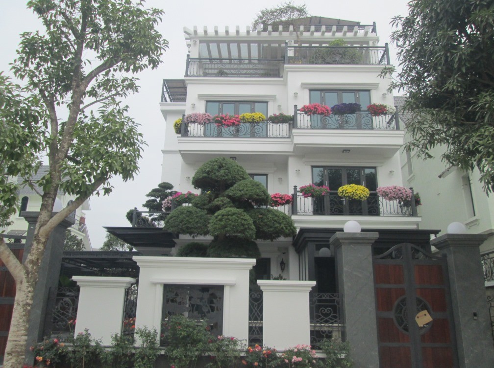 Tôi bán biệt thự KĐT Việt Hưng mặt phố Bùi Thiện Ngộ gần phố Lưu Khánh Đàm 250m2 chỉ 59.9 tỷ.