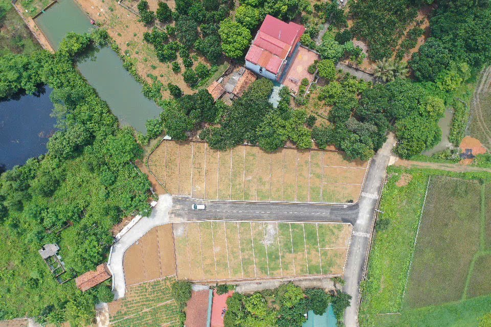 BÁN ĐẤT LIỀN KỀ ĐỒI SEN – 71.5M² – ĐƯỜNG THÔNG, KHU PHÂN LÔ ĐẸP 2