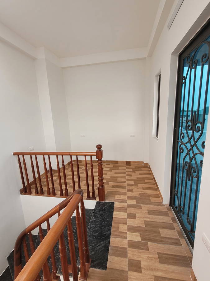 NHÀ MỚI KÍNH KOONG Phúc Lợi 31 m2,X 5 tầng,mặt tiền 4m,4.65 tỷ Long Biên. 4