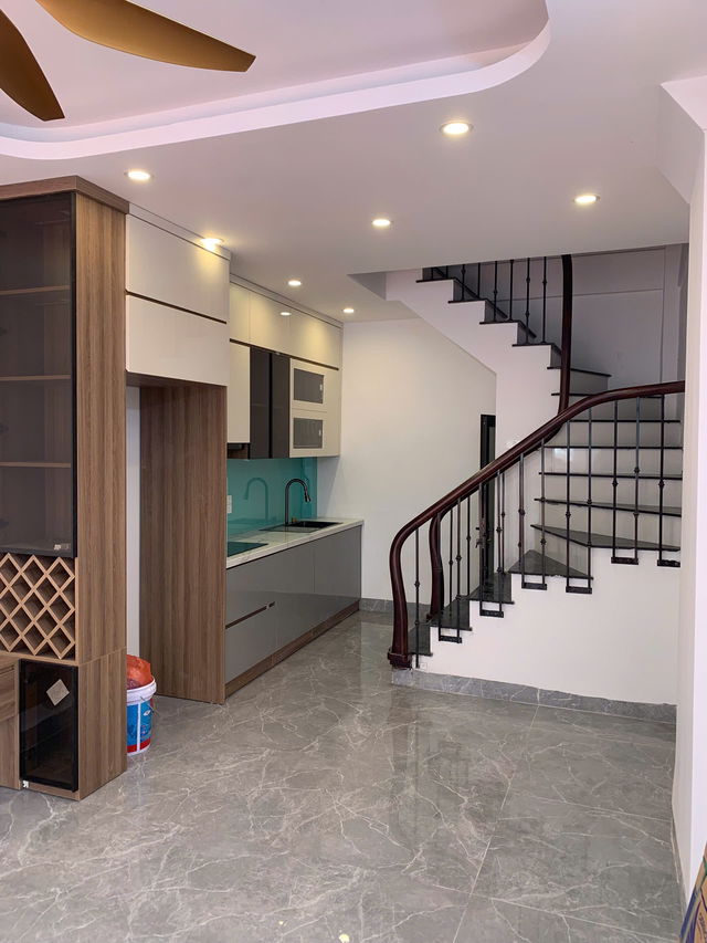 NHÀ ĐẸP - Ở NGAY - MỘT NHÀ RA Ô TÔ phố  Kẻ Tạnh 30 m2,X 5 tầng, mặt tiền  3.6m, 5.75 tỷ Long Biên. 3
