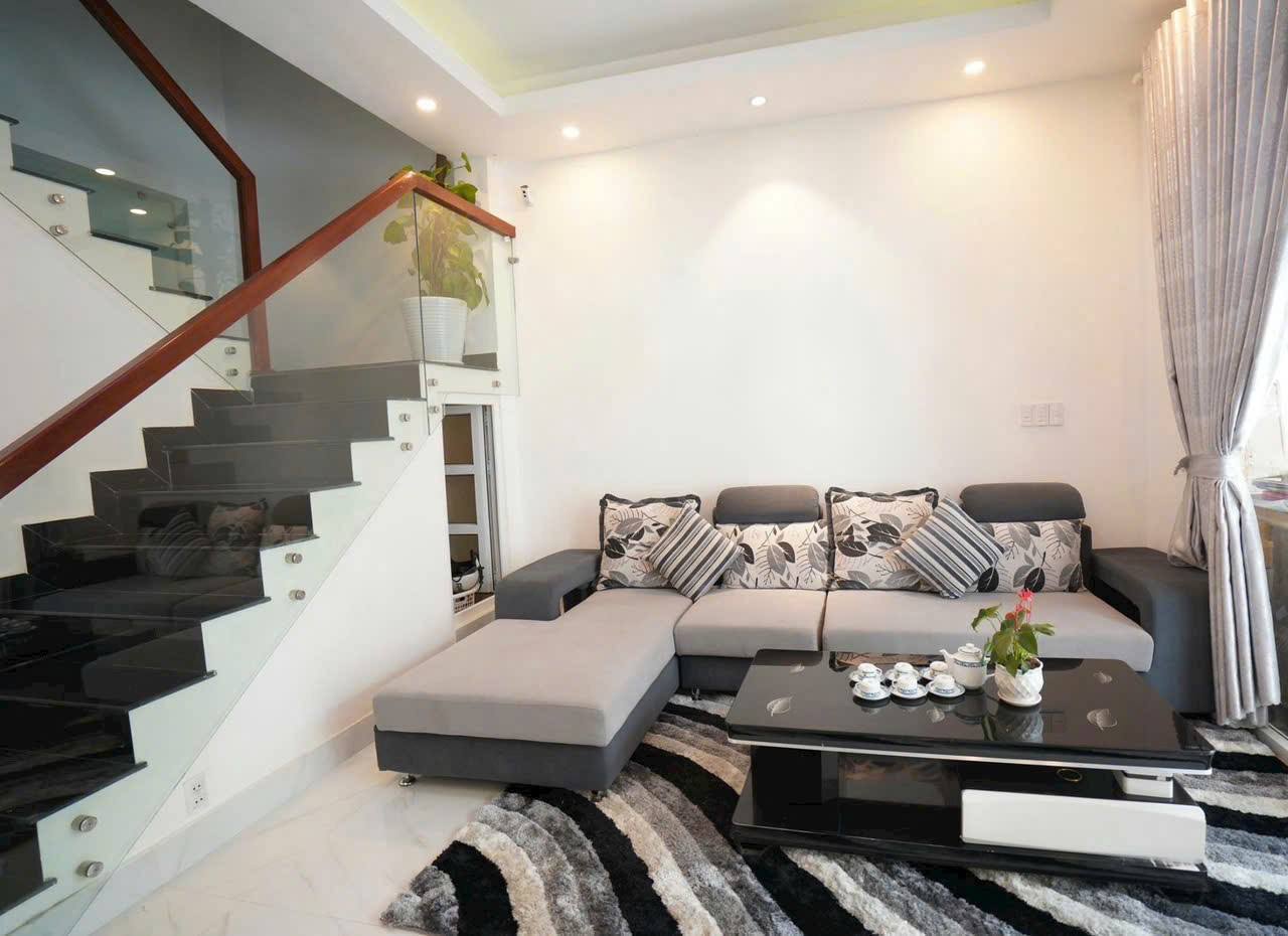 CẦN BÁN NHÀ ĐANG CHO THUÊ LÀM HOMESTAY Mặt tiền đường nhựa Cổ Loa, Phường 2, Đà Lạt 2