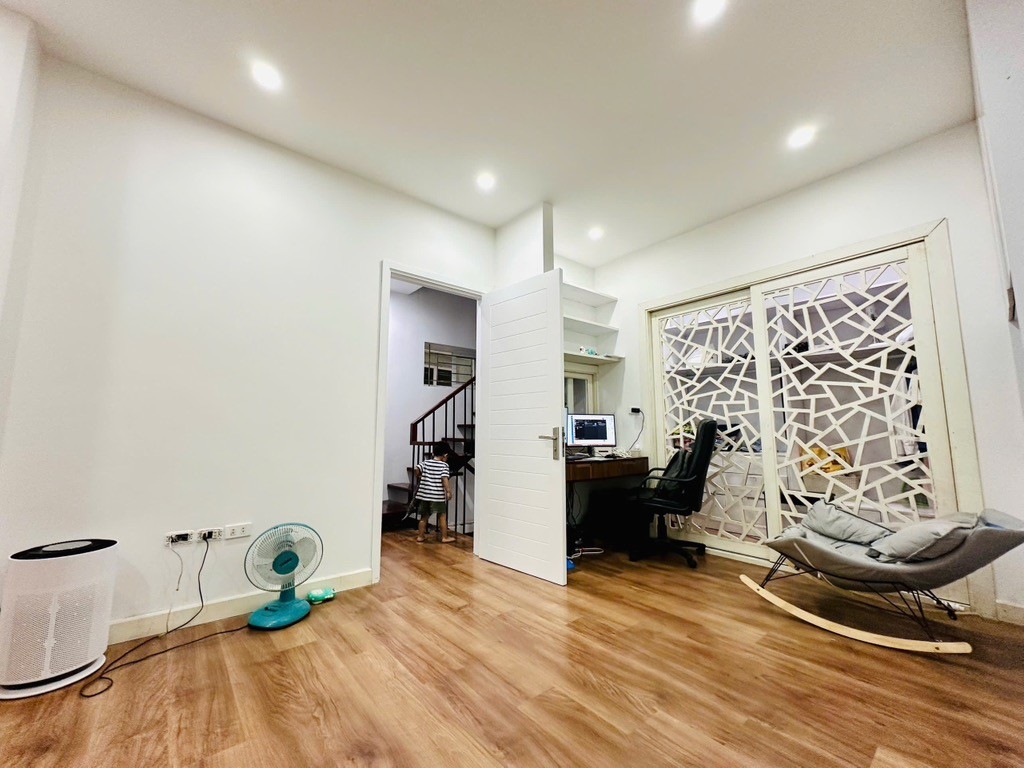 Bán nhà Trần Thái Tông, Cầu Giấy, lô góc, 2 thoáng, 38m2, 5 tầng, Mt 5.6m, chỉ 9.8 tỷ 4