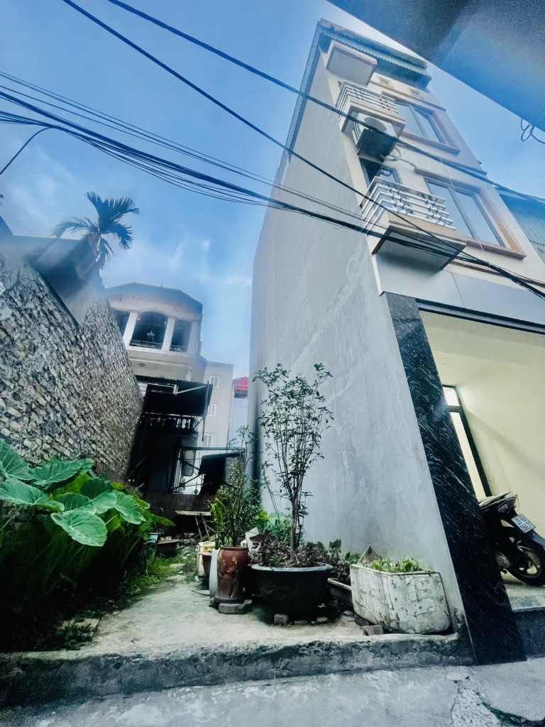 Bán mảnh đất đẹp 35m2 đường Cầu Diễn, Gần phố, An sinh tốt, Vuông đẹp chỉ nhỉnh 5 tỷ 2