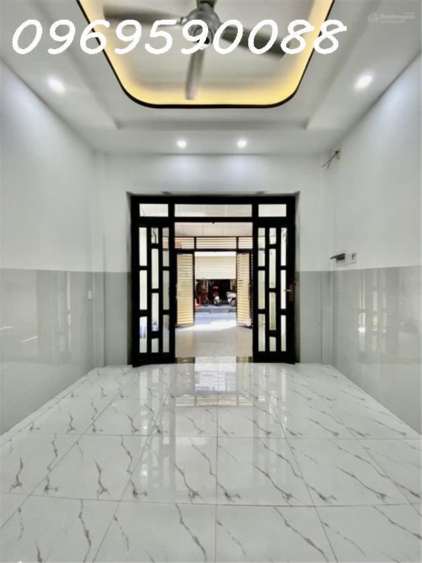 Bán nhà gấp nhà Hoà Bình Tân Phú 58.2m² 3T 4PN, 3WC chỉ 5tỷx 4