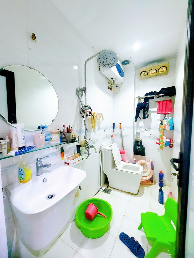 NHÀ DÂN XÂY MẶT NGÕ THÔNG Ô TÔ Bắc Cầu 44m2,X 4 tầng,mặt tiền 4.4m, 5.6 tỷ Long Biên. 2