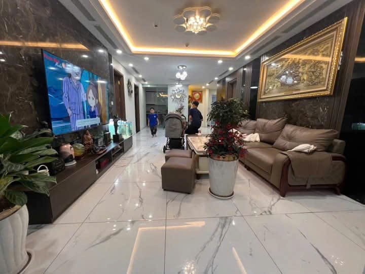 CỰC Hiếm! Mặt phố Nguyễn Khuyến, Dương Lâm mặt chợ KĐT Văn Quán sầm uất 105m2 chỉ 2x tỷ.