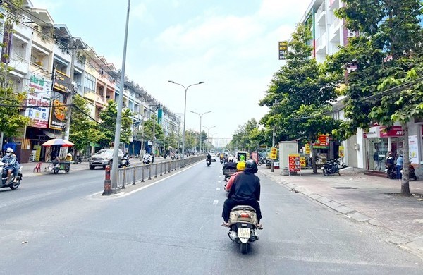 Bán nhà Mặt tiền kinh doanh đường Tạ Quang Bửu 4x18 chỉ 13 tỷ 2