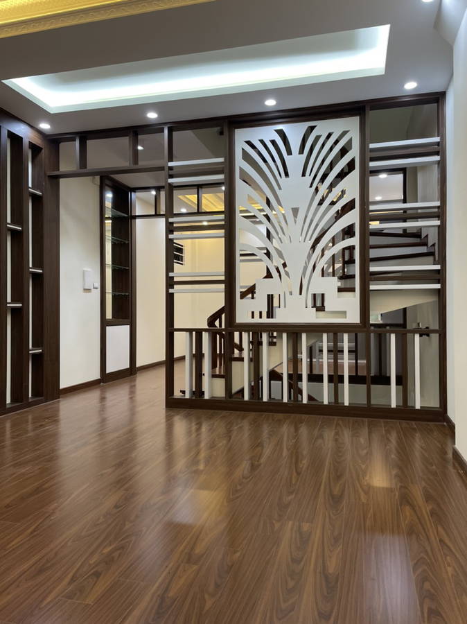 NHÀ MỚI ĐẸP NGÕ THÔNG Ô TÔ VÀO NHÀ 50m2 X 5 tầng,15.9 tỷ.Phố Nguyễn Sơn -Long Biên. 2