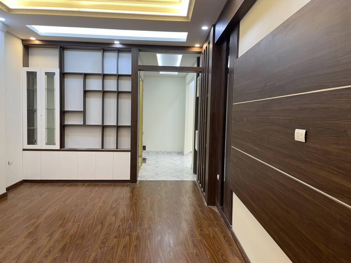 NHÀ MỚI ĐẸP NGÕ THÔNG Ô TÔ VÀO NHÀ 50m2 X 5 tầng,15.9 tỷ.Phố Nguyễn Sơn -Long Biên. 3