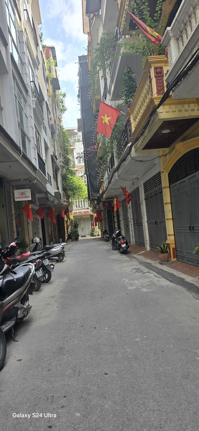 NHÀ PHỐ PHẠM TUẤN TÀI - PHÂN LÔ Ô TÔ QUA NHÀ - VỈA HÈ -  S=35M2 - MẶT TIỀN =3.4M - 5 TẦNG - LH : 2