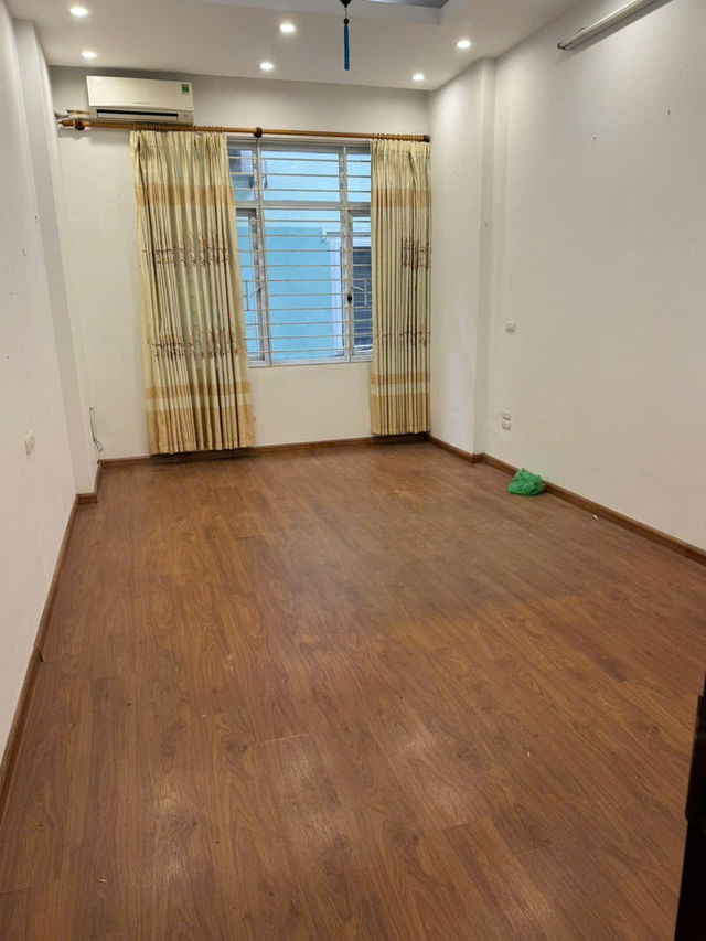 PHÂN LÔ Ô TÔ ĐỖ - HAI THOÁNG Đường Láng 37/42 m2,X 5 tầng,mặt tiền 3.6m, 12.2 tỷ Đống Đa. 3