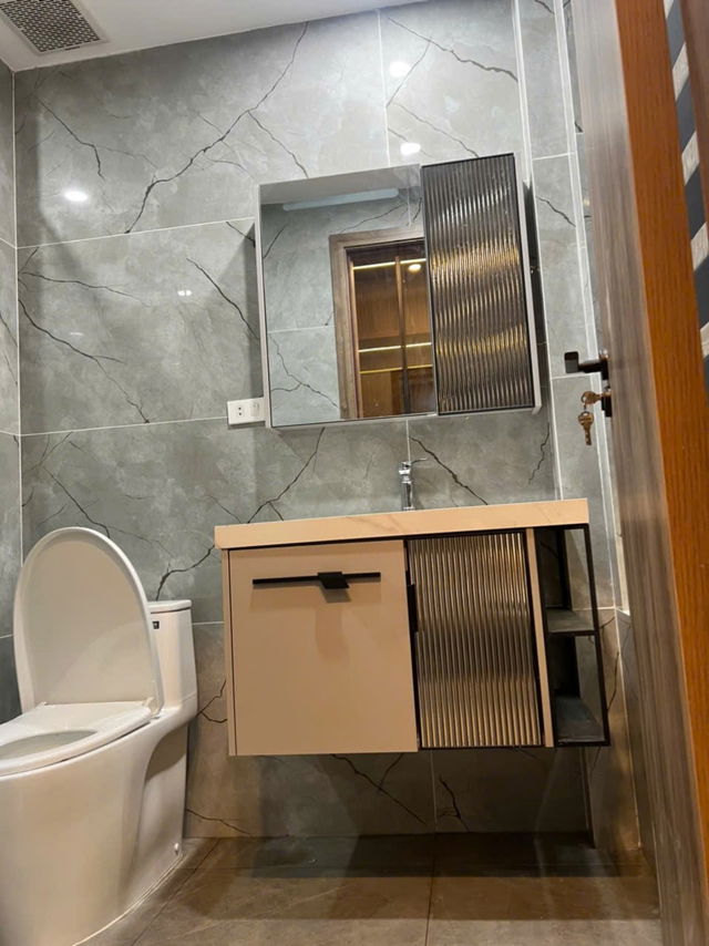 NHÀ MỚI NGÕ THÔNG BA GÁC QUA Phố Nguyễn Văn Cừ 66m2,X  6 tầng,mặt tiền  5.1m, 10.5 tỷ Long Biên. 3