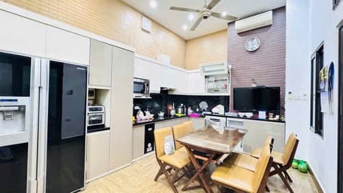 CHỈ 360 TRIỆU M CÓ NGAY BT QUÁN THÁNH 100M 4 TÀNG MẶT TIỀN 5.5M 3 THOÁNG GÀN HỒ GIÁ 36 TỶ 5