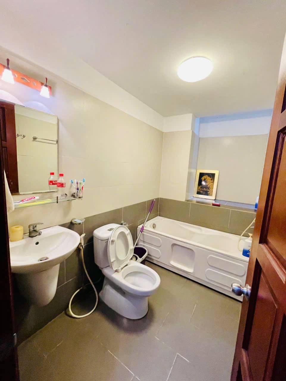 Cho thuê Nhà mặt tiền dự án Khu dân cư Hồng Long, Diện tích 300m², Giá 17 Triệu/tháng 4