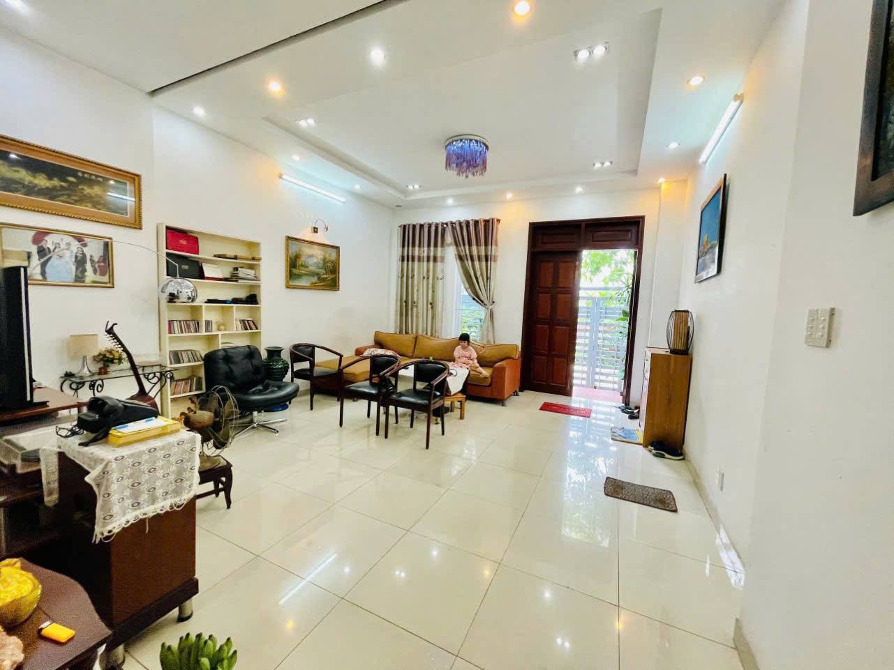 Cho thuê Nhà mặt tiền dự án Khu dân cư Hồng Long, Diện tích 300m², Giá 17 Triệu/tháng 6