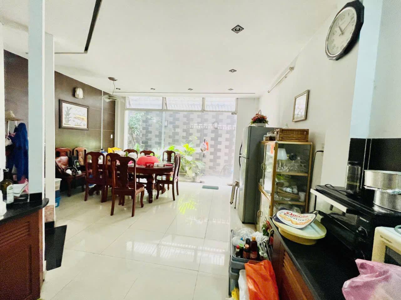 Cho thuê Nhà mặt tiền dự án Khu dân cư Hồng Long, Diện tích 300m², Giá 17 Triệu/tháng
