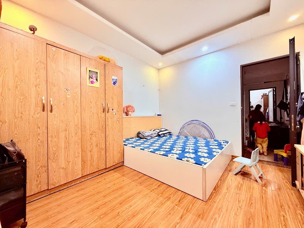 Tôi bán nhà ngõ ô tô cạnh chợ Mậu Lương gần chung cư Mipec 30m2x4T chỉ 4.28 tỷ. LH 0989626116