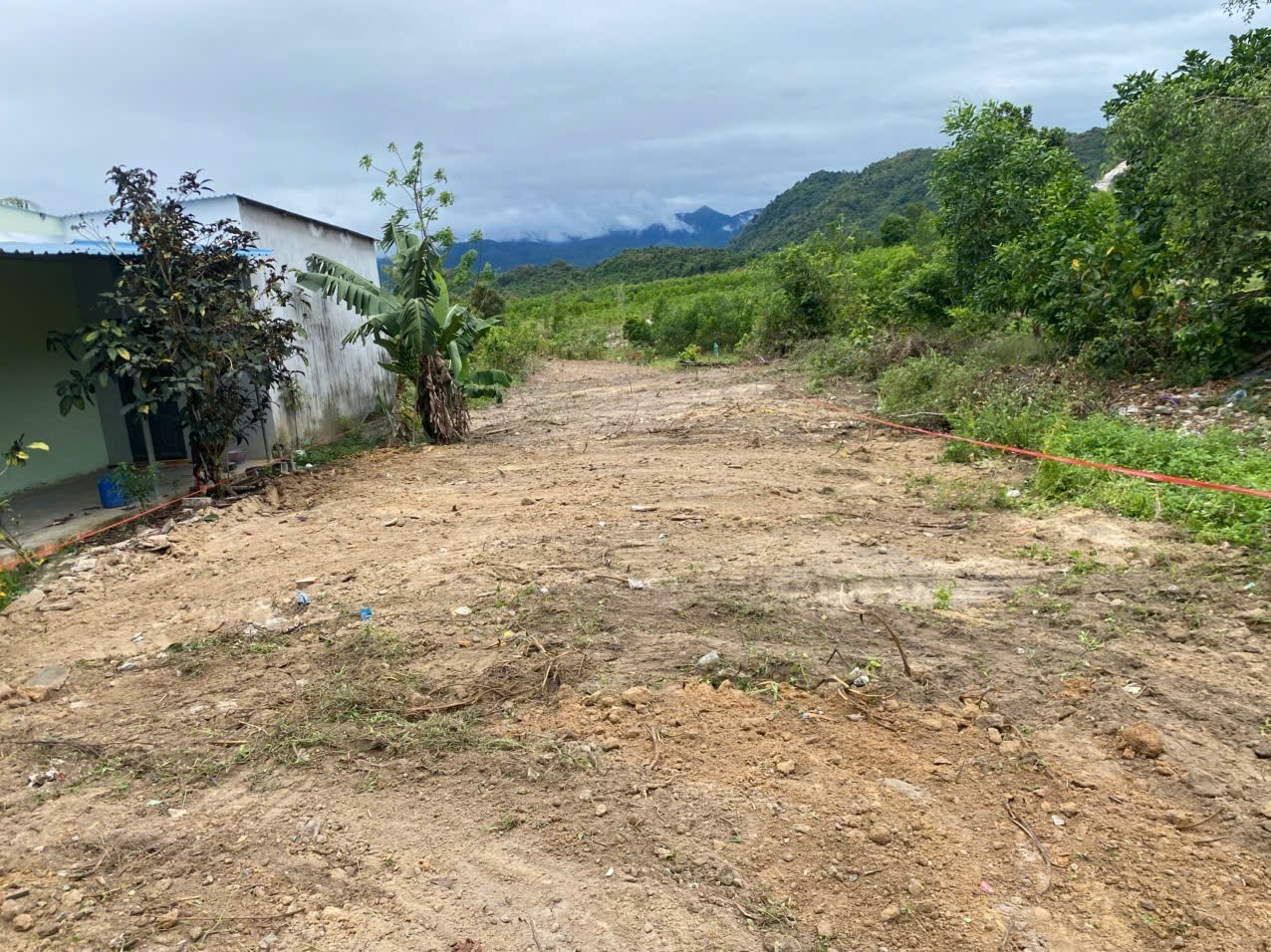 Bán đất Khánh Bình giá rẻ sẵn thổ cư mặt đường liên thôn rộng 7m 4